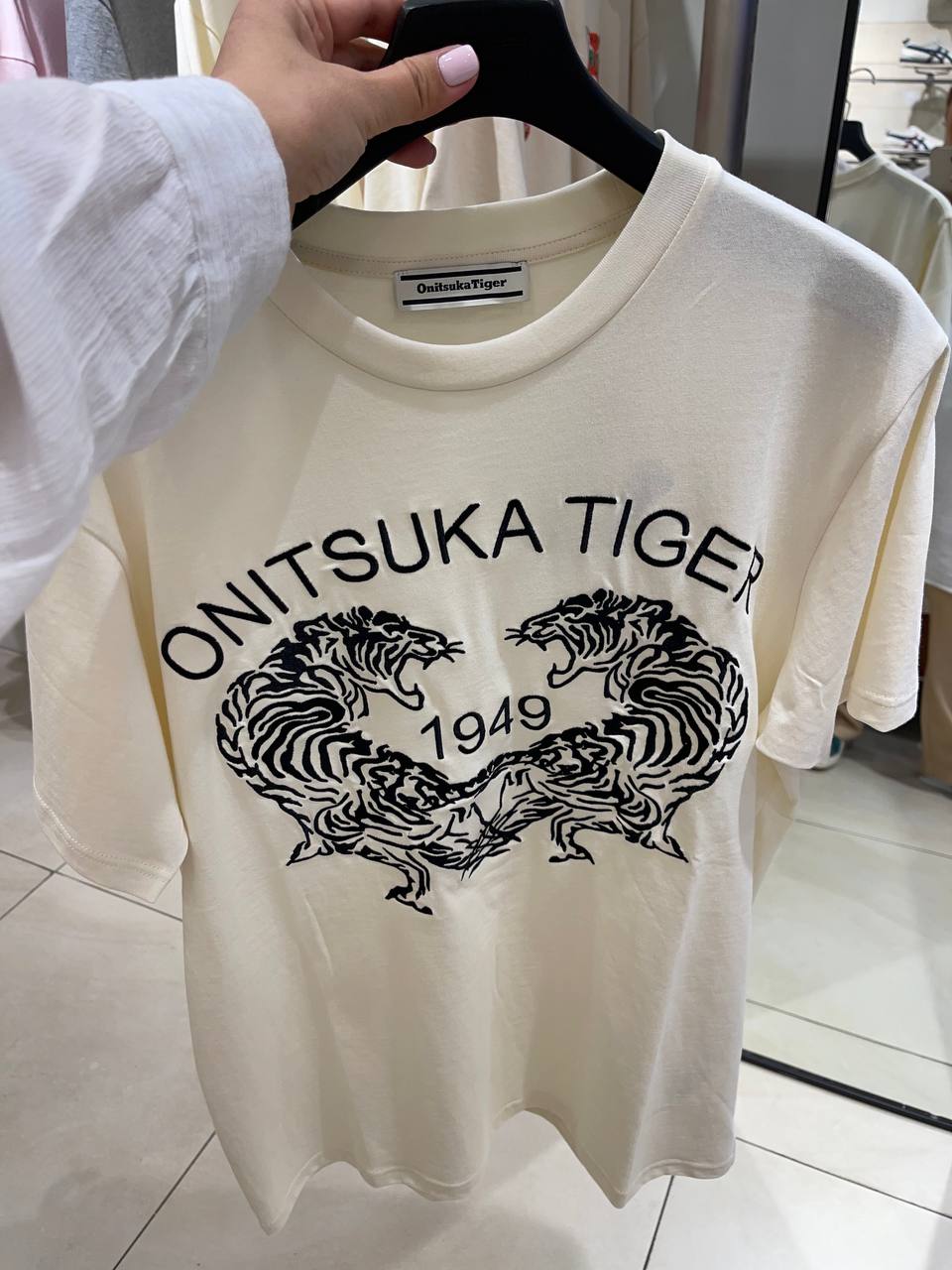 Футболки Onitsuka Tiger - унисекс. &lt;br&gt;
Цены от 9500 р title=