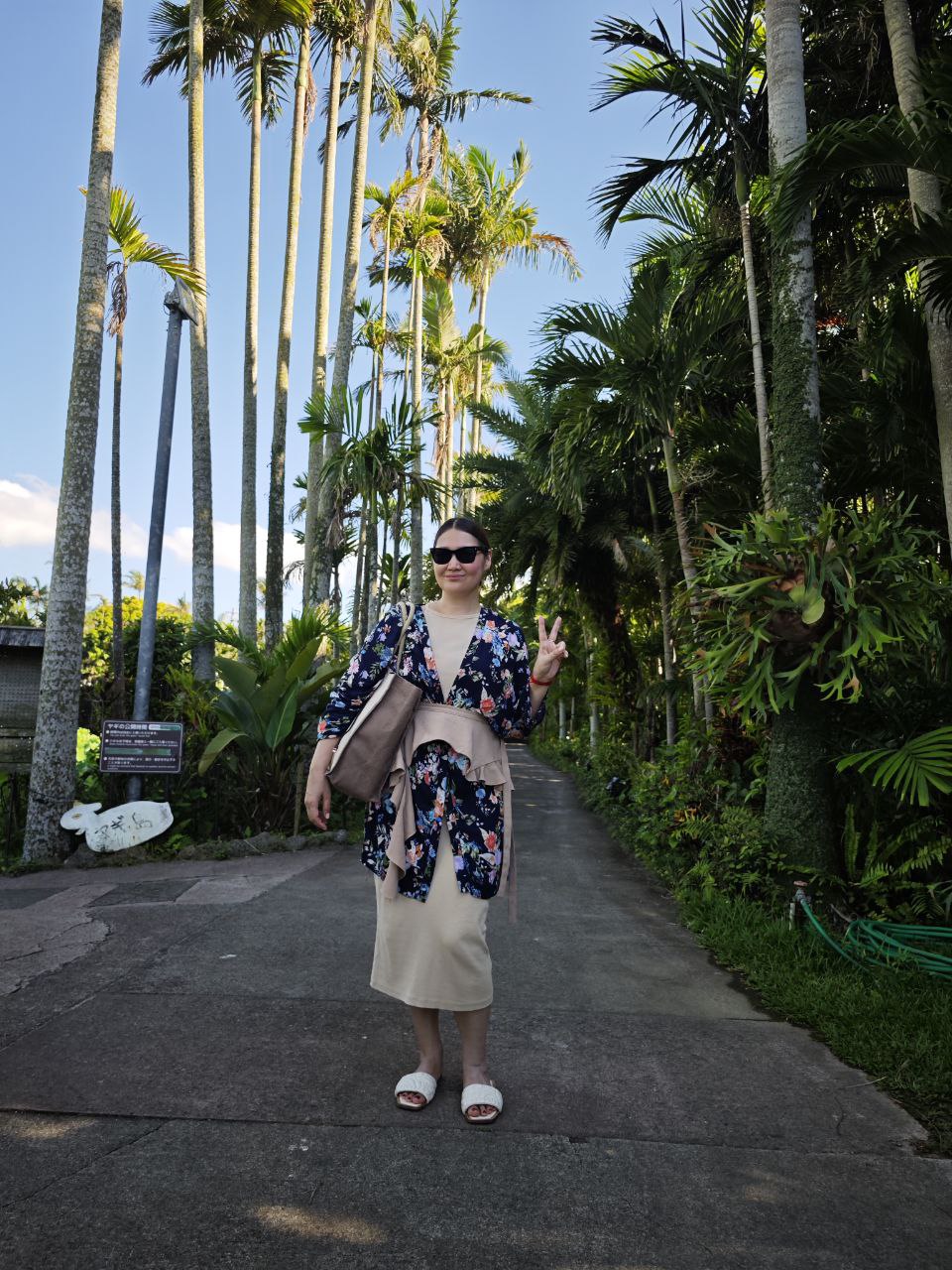 Друзья, я в отпуске🌴не теряем&lt;br&gt;
&lt;br&gt;
Кто первый отгадает в какой я стране/городе - с меня сувенир🎁&lt;br&gt;
подсказка есть в моем образе😁 title=